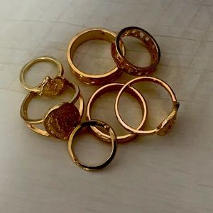 Thumb rings and pinky rings